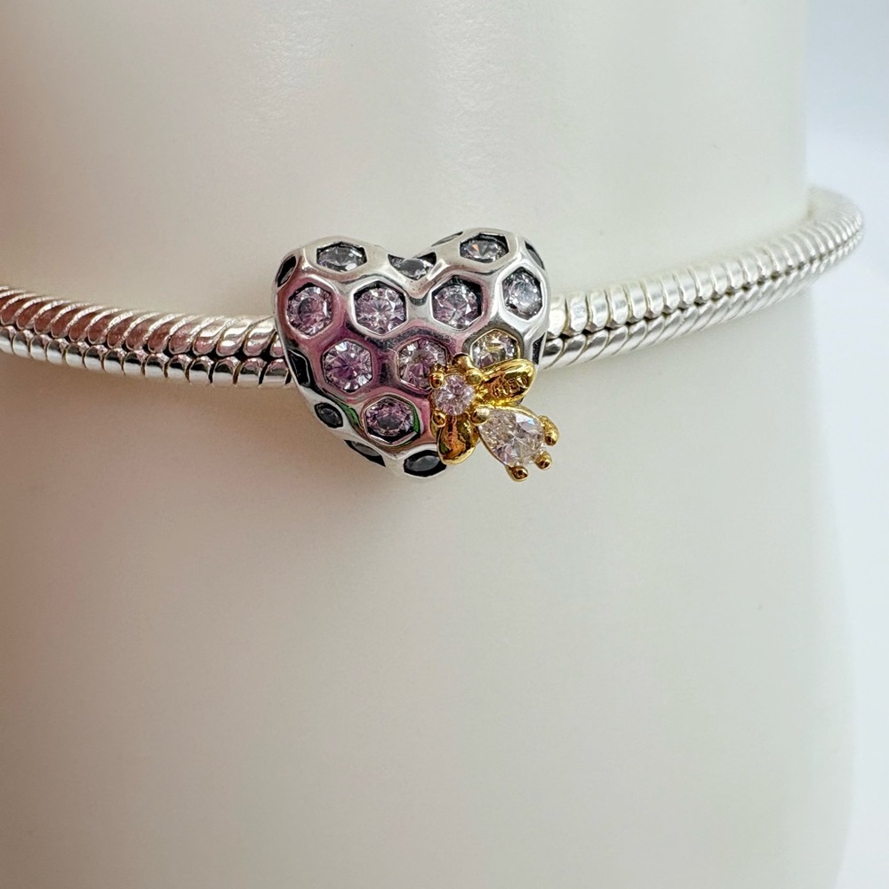 Pandora Bridgerton Honeycomb & Bee Heart Charm